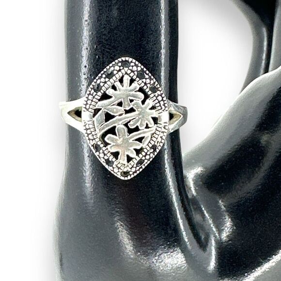 925 Sterling Silver Ring size 7 & 3/4 floral open design statement ring - Picture 2 of 9